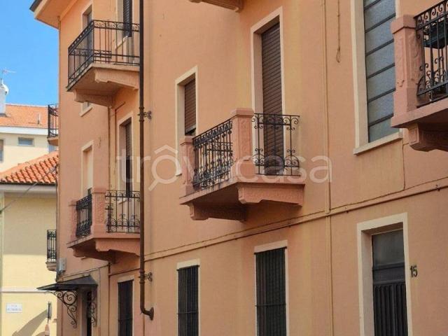 Appartamento in affitto a Rivoli, arredato, riscaldamento autonomo, centrale TrovaCasa