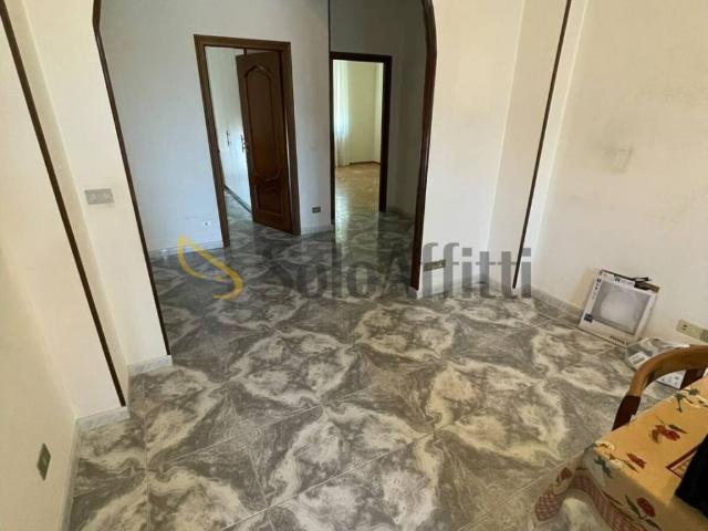 Appartamento in affitto a Rivoli via Camillo Benso Cavour, 19, non arredato/vuoto, semicentrale, cantina TrovaCasa