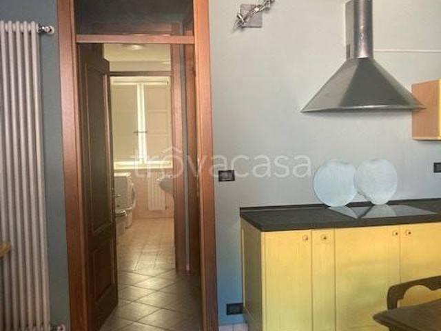 Appartamento in affitto a Rivoli via al Castello, 10, arredato, box, travi a vista TrovaCasa