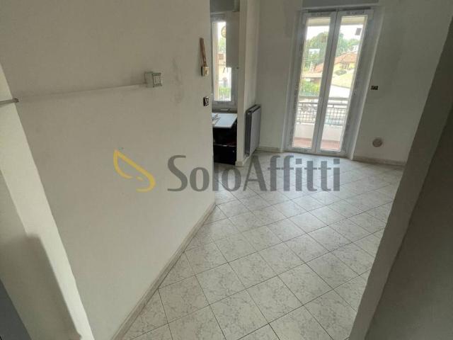 Appartamento in affitto a Rivoli via Querro, 20, riscaldamento autonomo, parzialmente arredato, ultimo piano TrovaCasa