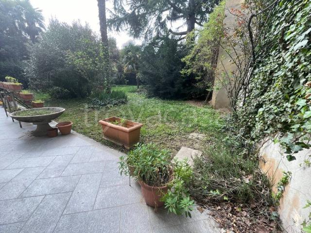 Appartamento in affitto a Rivoli, arredato, giardino privato, posto auto TrovaCasa