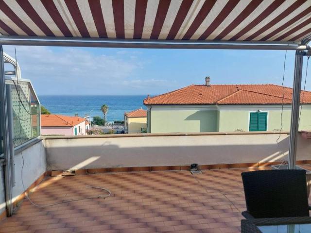 Appartamento in affitto a Riva Ligure IM