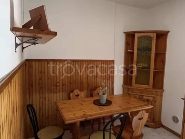 Appartamento in affitto a Rodano via delle Querce, non arredato/vuoto, giardino privato, luminoso TrovaCasa