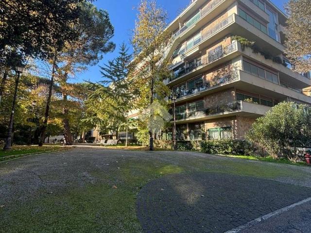 Appartamento in affitto a Roma largo Messico, arredato, terrazzo, giardino condominiale TrovaCasa
