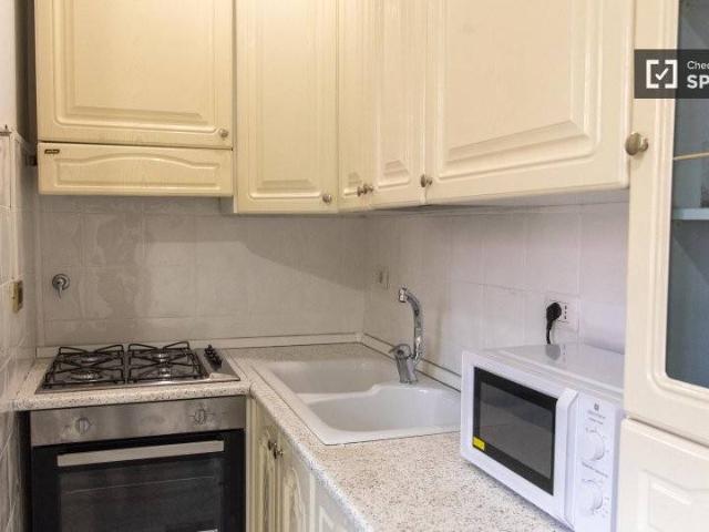 Appartamento in affitto a Roma largo Pannonia, arredato, vista panoramica, lavatrice TrovaCasa