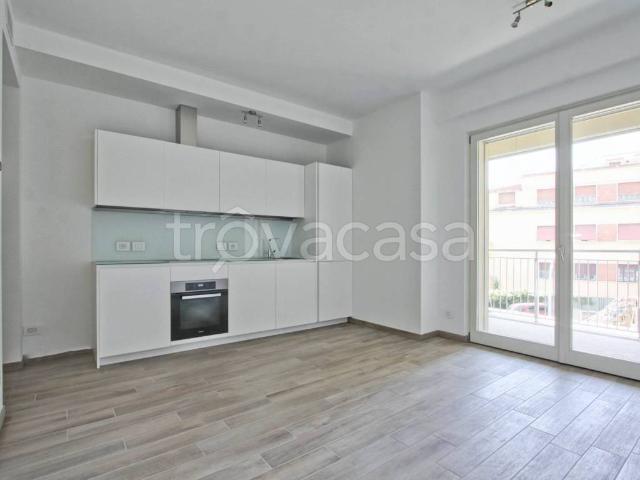 Appartamento in affitto a Roma piazza Albania, 2, non arredato/vuoto, terrazzo, nuova costruzione TrovaCasa