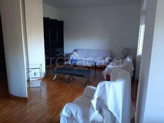 Appartamento in affitto a Roma via Marcello Garosi, 10, Mostacciano