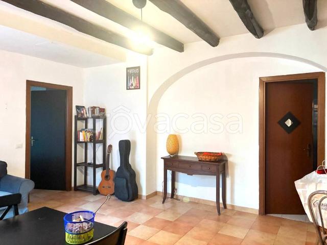Appartamento in affitto a Roma via Mario Apollonio, 85A, giardino privato, posto auto, riscaldamento autonomo TrovaCasa