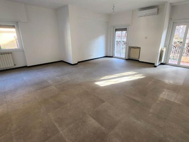 Appartamento in affitto a Roma via anagnina 318, box, terrazzo, riscaldamento autonomo TrovaCasa