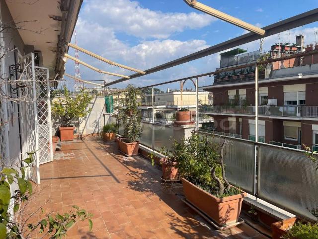 Appartamento in affitto a Roma via Andrea Baldi, 12, arredato, terrazzo, ascensore TrovaCasa