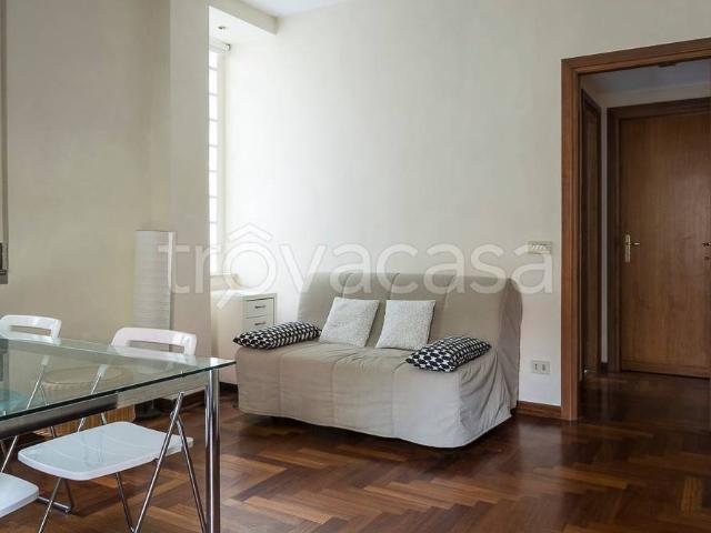 Appartamento in affitto a Roma via Anneo Lucano, arredato, giardino privato, buono stato TrovaCasa