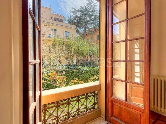 Appartamento in affitto a Roma via Antonio Bertoloni, 1, giardino privato, box, parzialmente arredato TrovaCasa