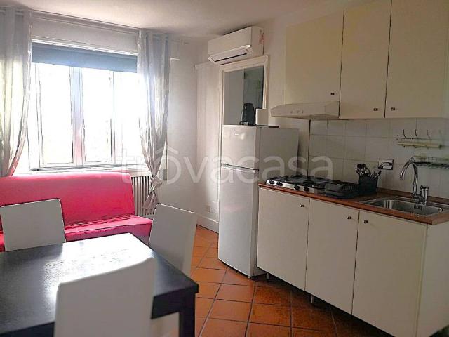 Appartamento in affitto a Roma via Bellagio, 66b, arredato, terrazzo, balcone TrovaCasa
