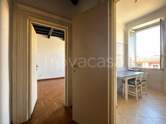 Appartamento in affitto a Roma via Bisagno, 14, contesto signorile, luminoso, balcone TrovaCasa