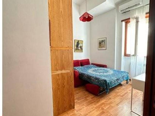 Appartamento in affitto a Roma via Campello sul Clitunno, arredato, vicinanze negozi, lavatrice TrovaCasa