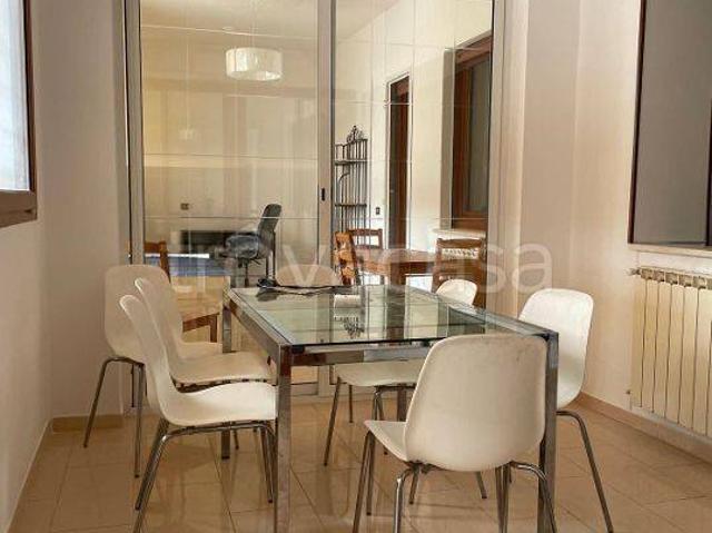 Appartamento in affitto a Roma via Cassia, 699, arredato, giardino privato, terrazzo TrovaCasa