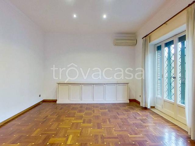 Appartamento in affitto a Roma via Chiana, riscaldamento autonomo, parzialmente arredato, ascensore TrovaCasa