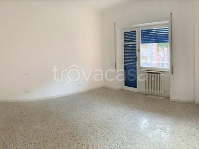 Appartamento in affitto a Roma via Codroipo, posto auto, parzialmente arredato, porta blindata TrovaCasa