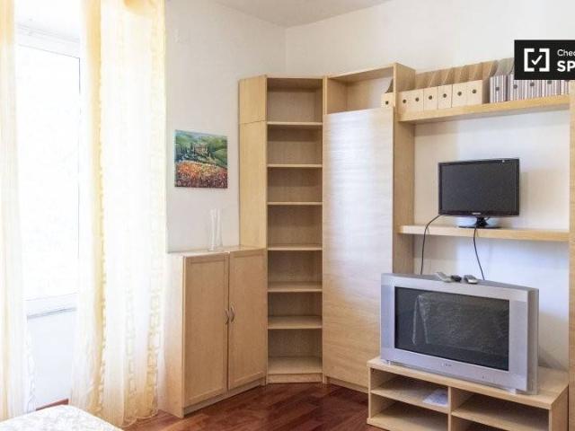 Appartamento in affitto a Roma via Dandolo, lavatrice TrovaCasa