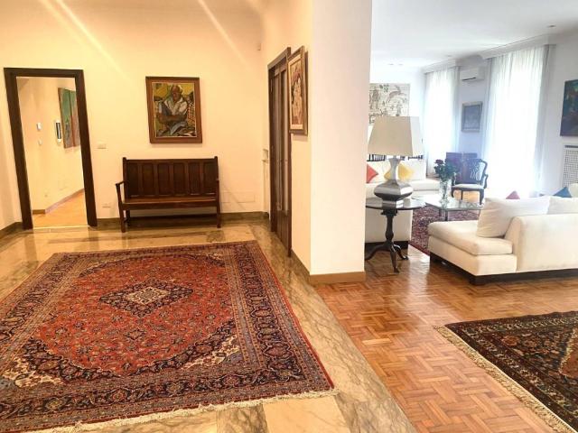 Appartamento in affitto a Roma via dei Monti Parioli, arredato, box, immobile di prestigio TrovaCasa