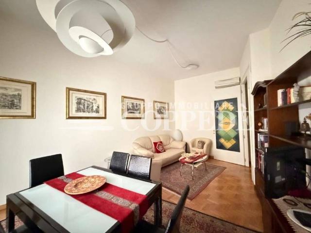 Appartamento in affitto a Roma via Del Babuino, riscaldamento autonomo, parzialmente arredato, ascensore TrovaCasa