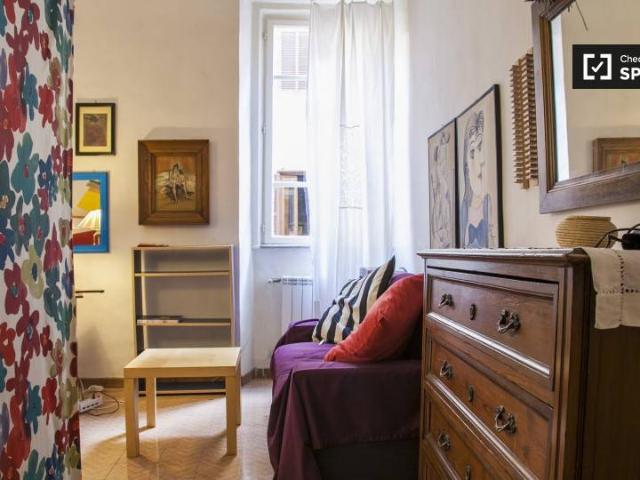 Appartamento in affitto a Roma via del Boschetto, Monti