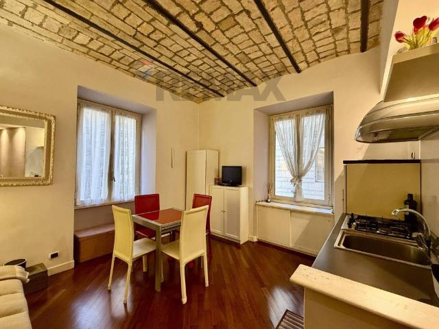 Appartamento in affitto a Roma via del Leoncino, 32, arredato, riscaldamento autonomo, centrale TrovaCasa