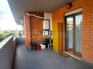 Appartamento in affitto a Roma via della Riserva Grande, arredato, terrazzo, vasca idromassaggio TrovaCasa