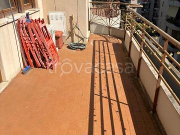 Appartamento in affitto a Roma via dell'Accademia Ambrosiana, 30, arredato, terrazzo, ascensore TrovaCasa