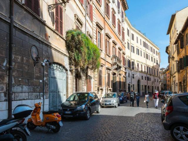 Appartamento in affitto a Roma via di Monserrato, arredato, frigorifero, senza ascensore TrovaCasa