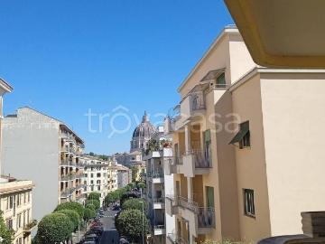Appartamento in affitto a Roma via di Porta Cavalleggeri, parzialmente arredato, ristrutturato, lavanderia TrovaCasa