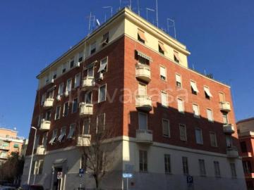 Appartamento in affitto a Roma via di San Tommaso d'Aquino, arredato, ristrutturato, lavatrice TrovaCasa