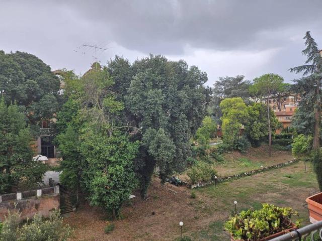 Appartamento in affitto a Roma via di San Valentino, Euclide