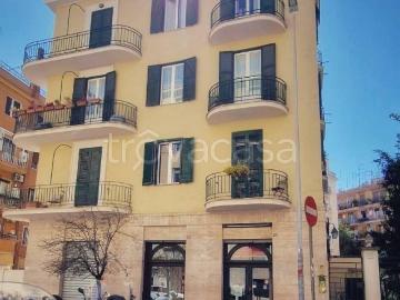 Appartamento in affitto a Roma via Eleonora d'Arborea, arredato, ascensore, buono stato TrovaCasa