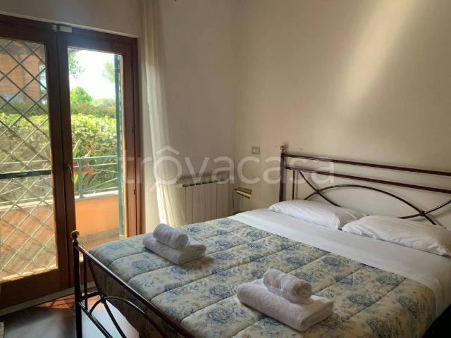 Casa Indipendente in affitto a Roma via Felice Caronni, arredato, giardino privato, parquet TrovaCasa