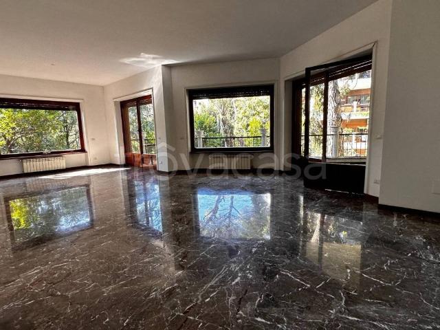Appartamento in affitto a Roma via Flaminia, 497, non arredato/vuoto, terrazzo, riscaldamento autonomo TrovaCasa