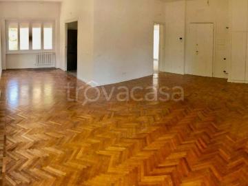 Appartamento in affitto a Roma via Flaminia, 727, posto auto coperto, cantina, terrazzo abitabile/ampio TrovaCasa