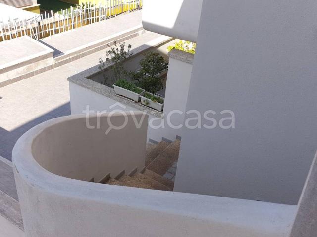 Appartamento in affitto a Roma via Frassinoro, parzialmente arredato, frigorifero, balcone TrovaCasa