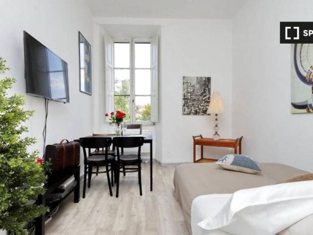 Appartamento in affitto a Roma via Garibaldi, Trastevere