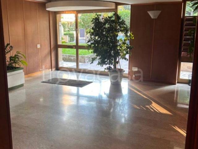 Appartamento in affitto a Roma via Giacomo Marcocchia, non arredato/vuoto, posto auto, box TrovaCasa