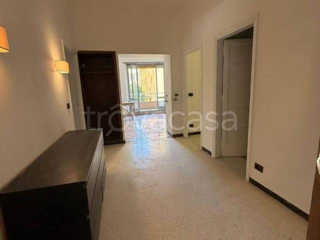 Appartamento in affitto a Roma via Lucilio, parzialmente arredato, caminetto, ascensore TrovaCasa