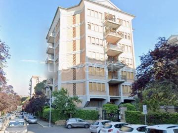Appartamento in affitto a Roma via Luigi Lilio, giardino privato, servizio di portineria, cucina abitabile TrovaCasa
