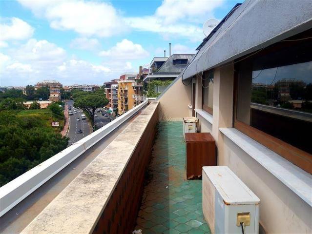 Appartamento in affitto a Roma via Laurentina, 179, immobile di prestigio, parzialmente arredato, ultimo piano TrovaCasa