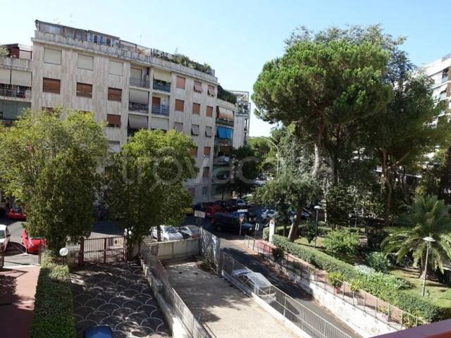 Appartamento in affitto a Roma via Paola Falconieri, 21A, immobile di prestigio, ristrutturato, aria condizionata TrovaCasa