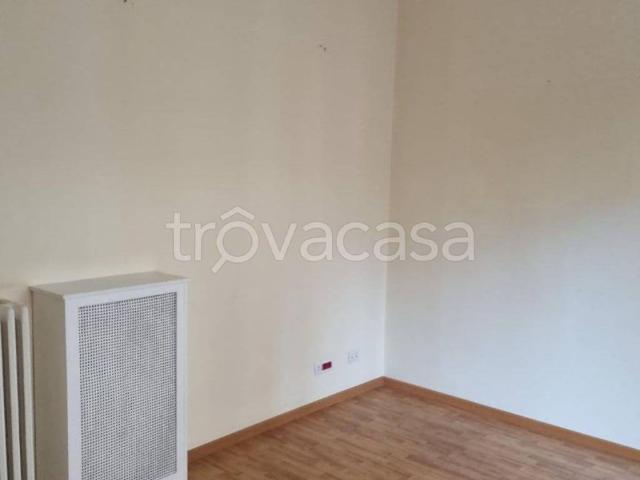 Appartamento in affitto a Roma via Pietro Tacchini, buono stato, studio, bagno finestrato TrovaCasa