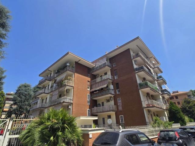 Appartamento in affitto a Roma via pietro aretino 69, parzialmente arredato, ascensore, contesto signorile TrovaCasa