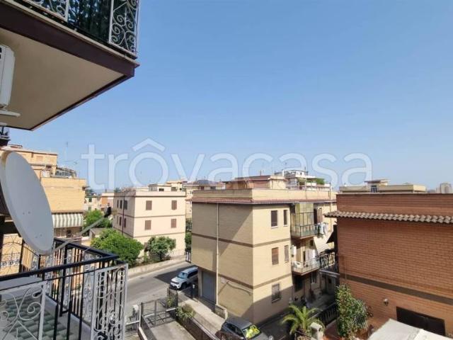 Appartamento in affitto a Roma via Radicofani, Fidene