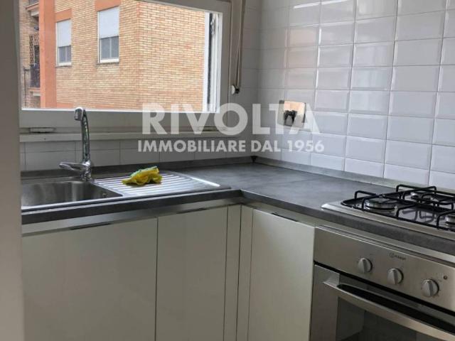 Appartamento in affitto a Roma via Roccaporena, non arredato/vuoto, terrazzo, cucina abitabile TrovaCasa
