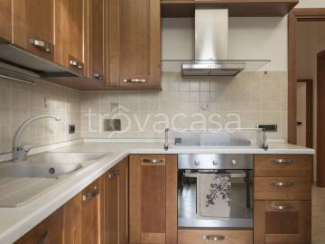 Appartamento in affitto a Roma via Roverbella, arredato, ristrutturato, aria condizionata TrovaCasa