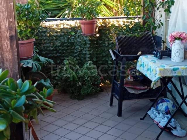 Appartamento in affitto a Roma via San Michele di Ganzaria, arredato, posto auto, terrazzo TrovaCasa